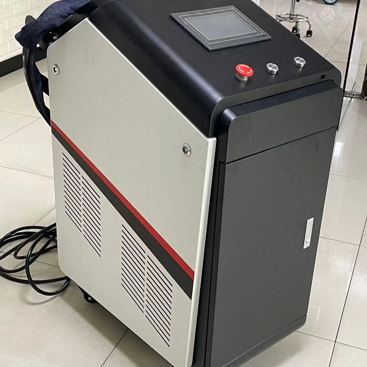 CE FDA Handheld Laser Rust Remover Portable Laser Cleaning Machine