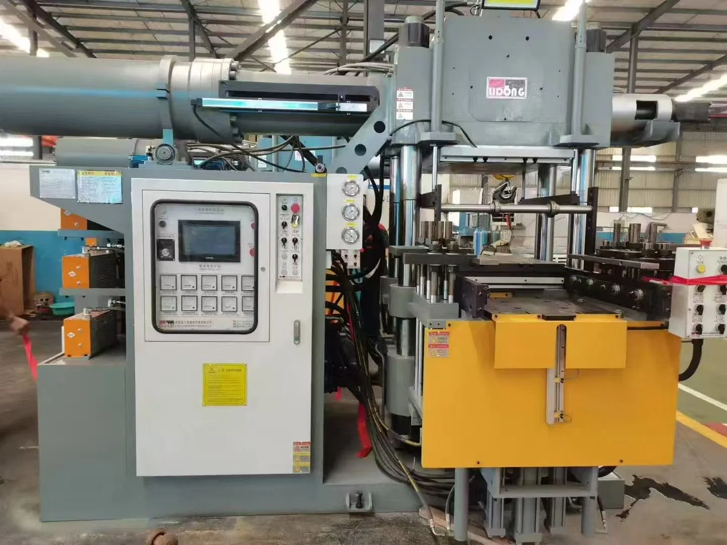 RH300T High Finished Product Rate Rubber Injection Molding Machine