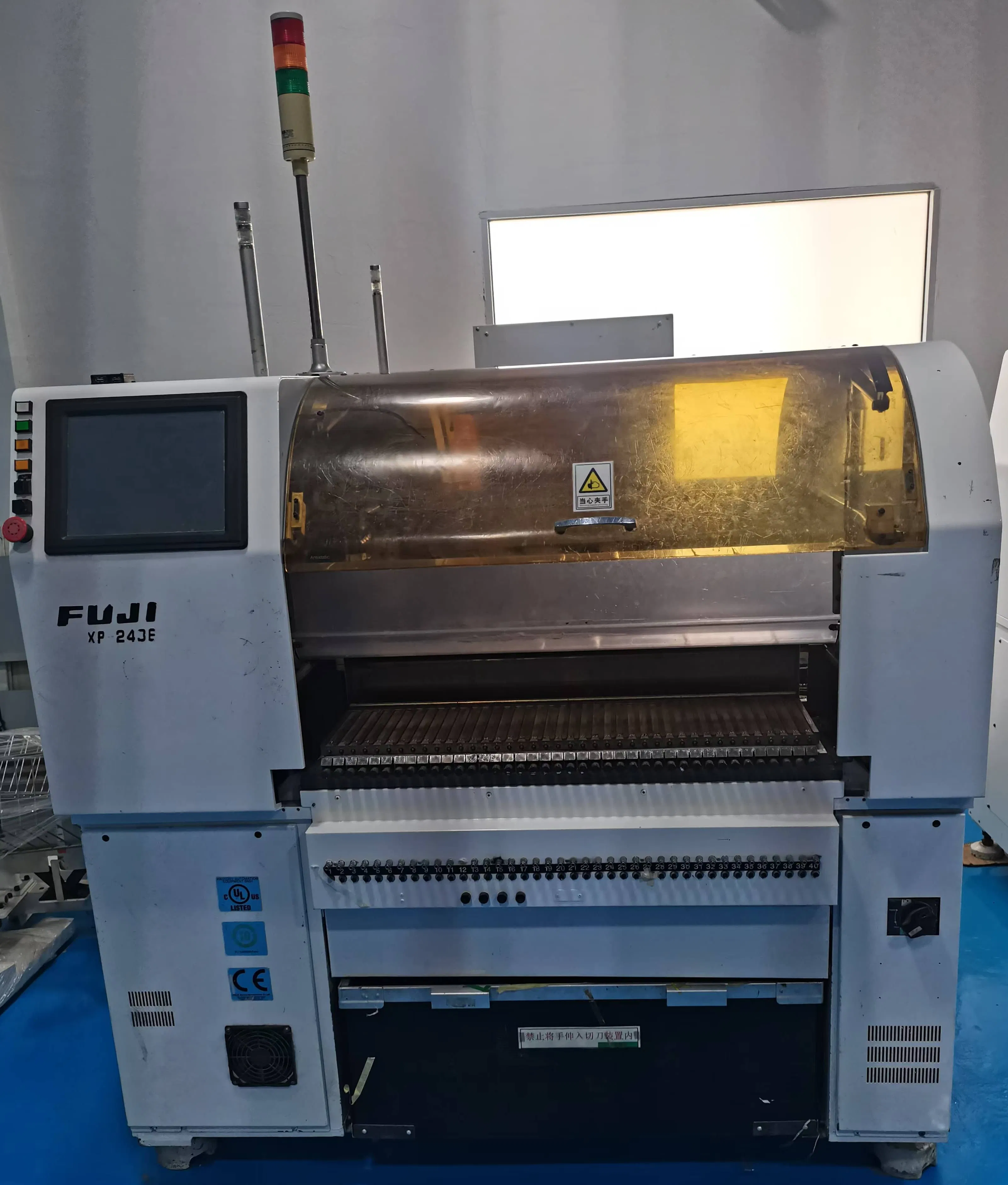 FUJI XP243e Precise Vision System Chip Mounter for LED Production