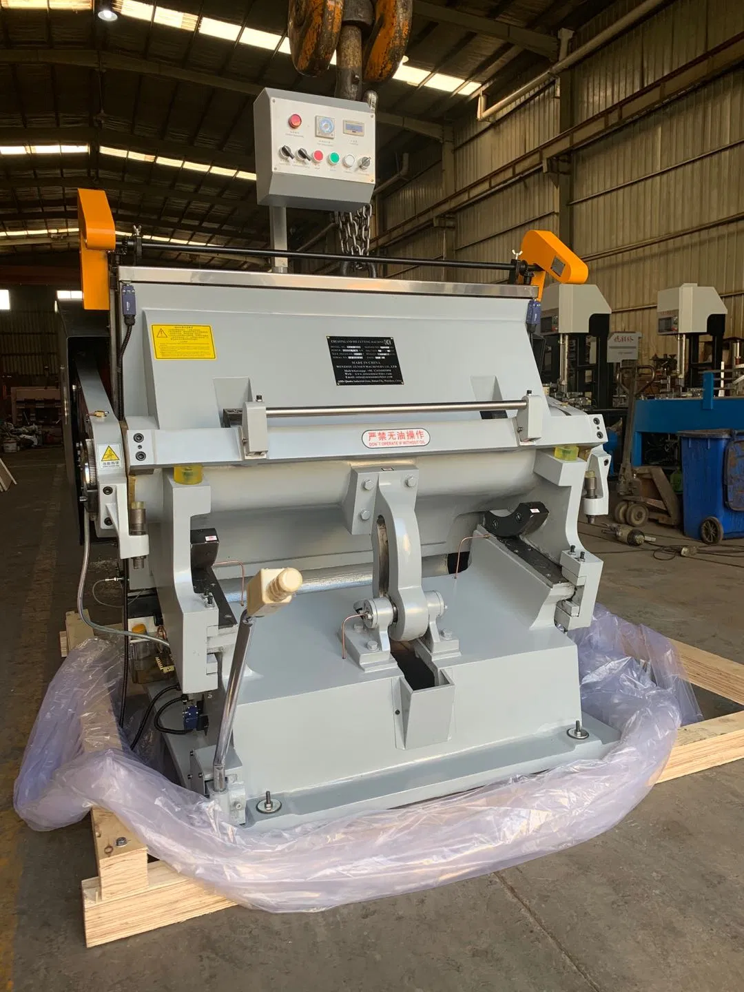 ML-1100 Macchina per fustellatura e cordonatura