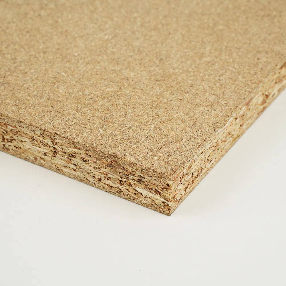 Tutti i pannelli OSB in pino con verniciatura dei bordi e linea di chiodi