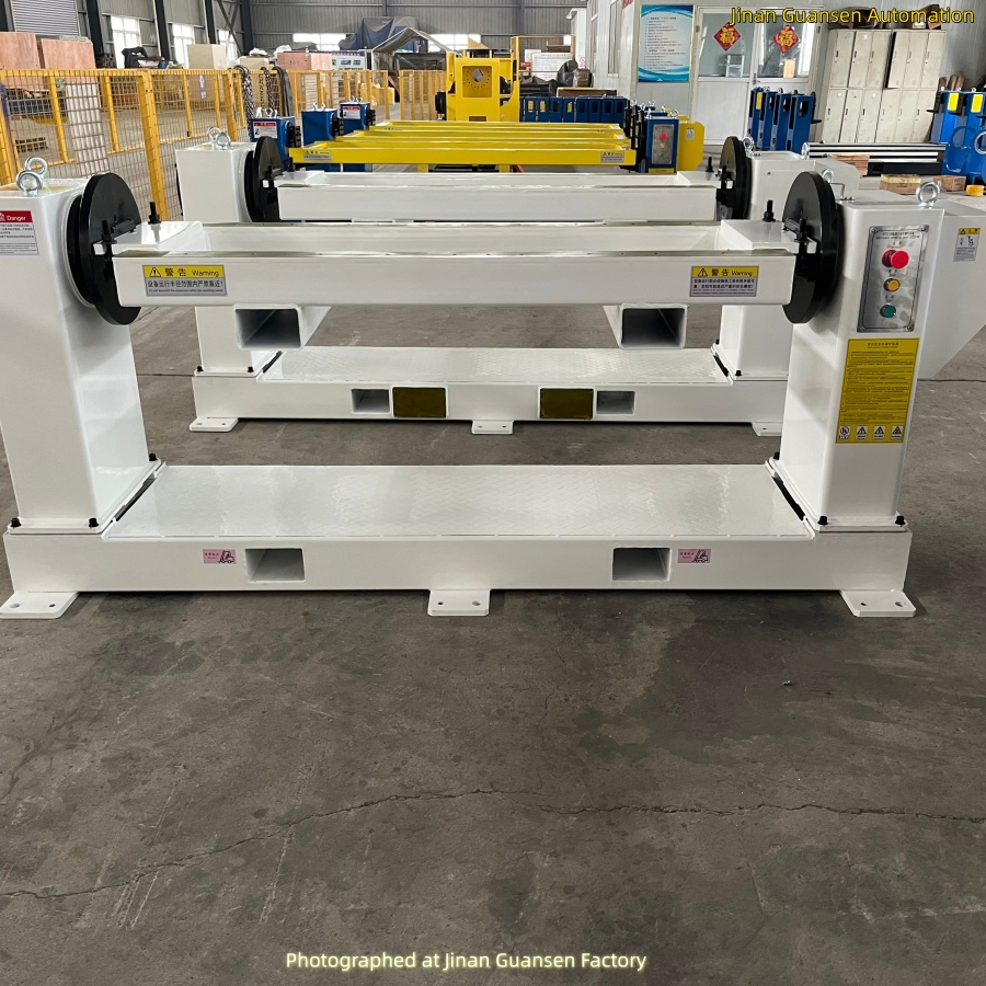 1-Axis Head and Tailstock Welding Positioner Controlled by Industrial Robotic Arm for Automated Welding