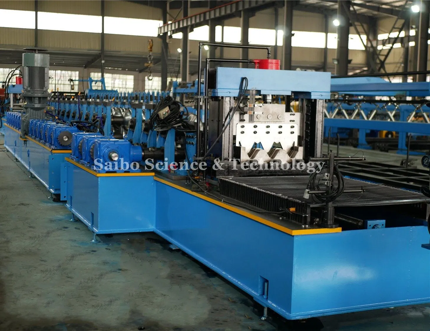 10t Hydraulischer Abwickler Schutzgeländer Rollenformmaschine Linie mit Coilwagen