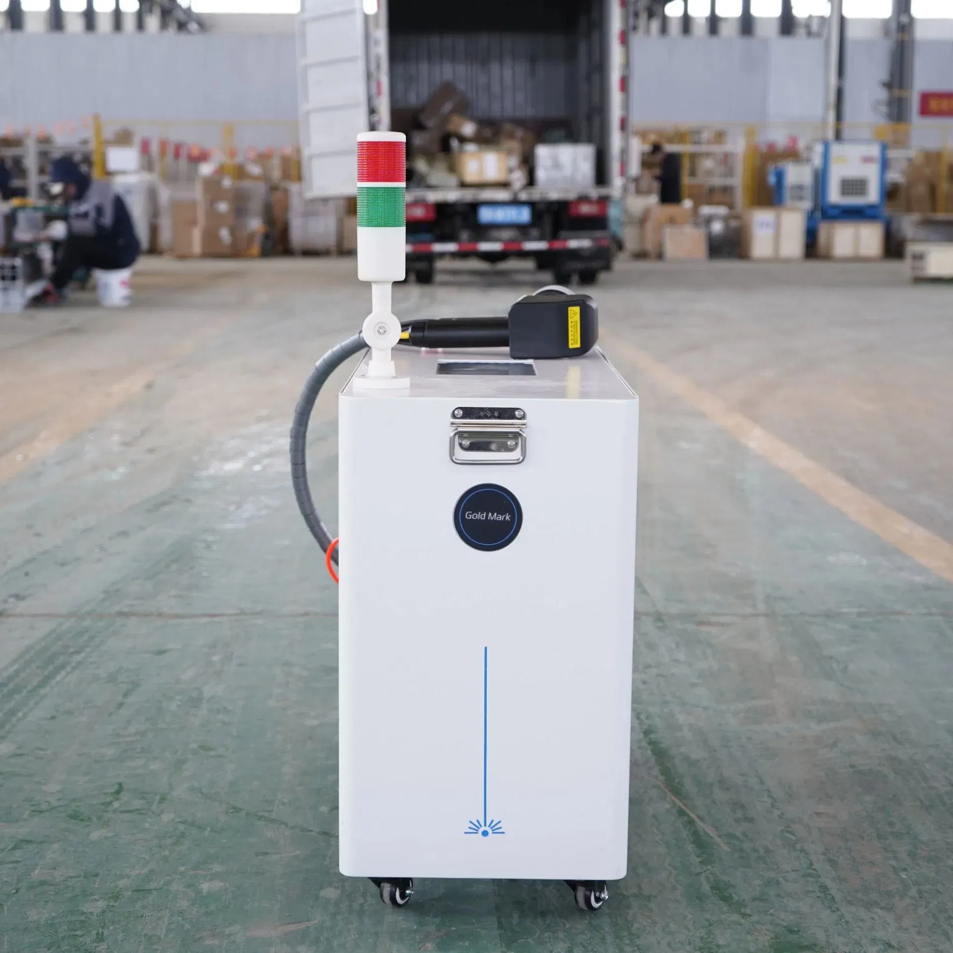 Macchina per la pulizia laser a impulsi da 500 W per operazioni di pulizia di precisione