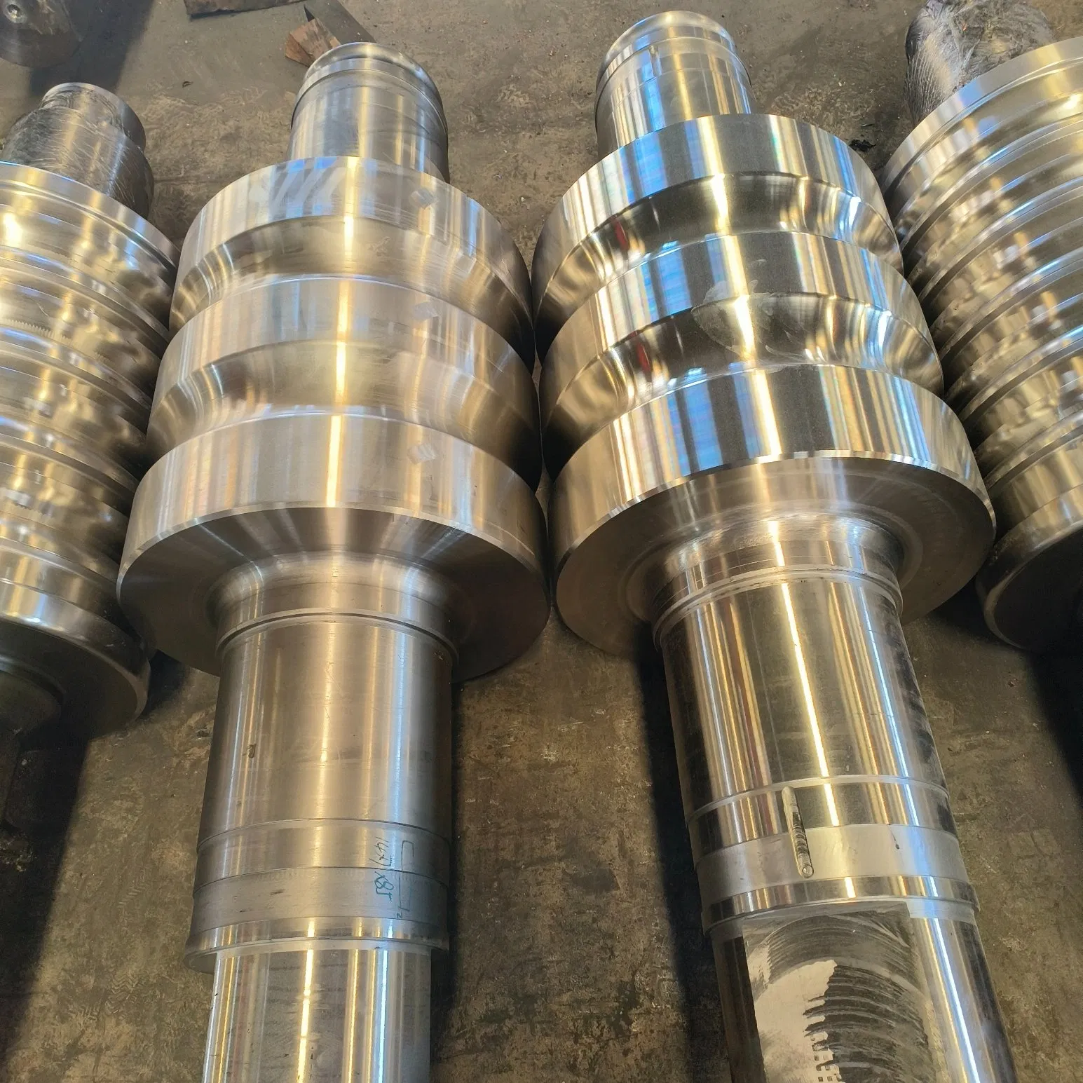 Customized High-Wear-Resistance High Chromium Iron Roll (Hcr I) for Hot Rolling Mills