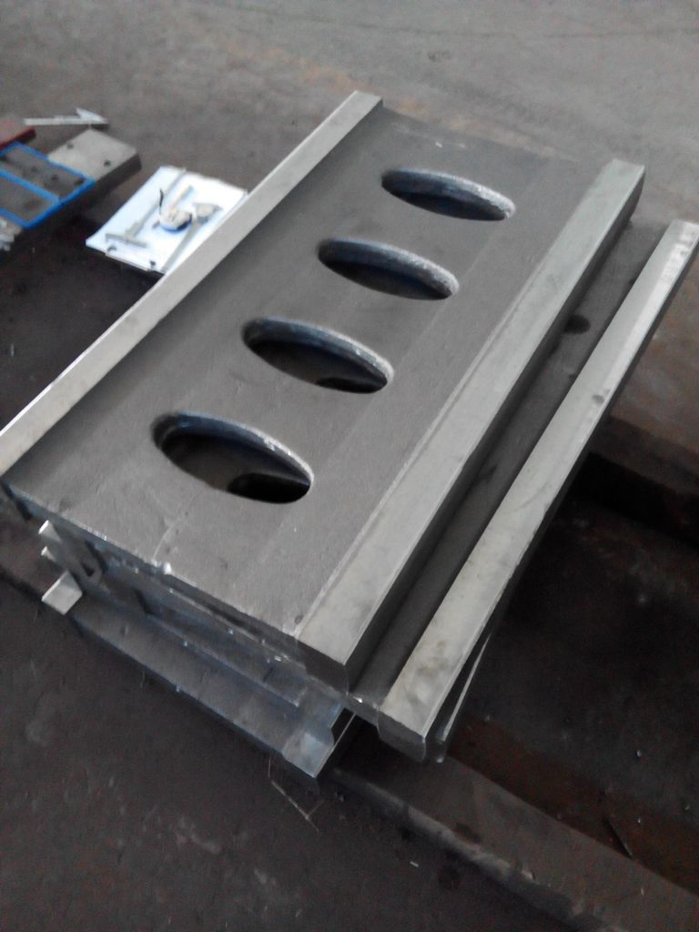 Toggle Plate of Jaw Crusher Spare Parts Grey Ductile Iron Casting
