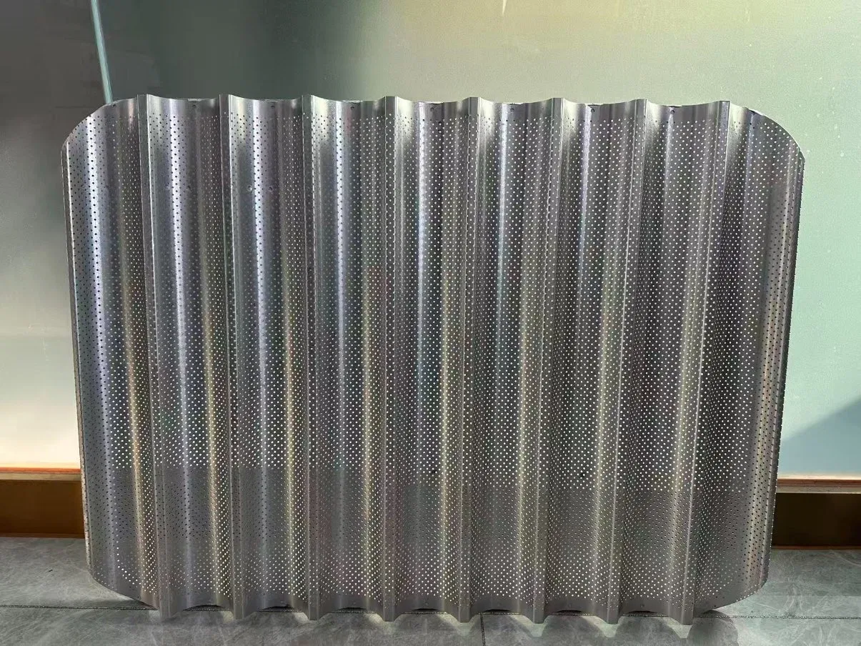 Vassoio per la cottura del pane baguette perforato personalizzato in lega di alluminio commerciale da 60*80 cm con 8 file di alta qualità per pane francese