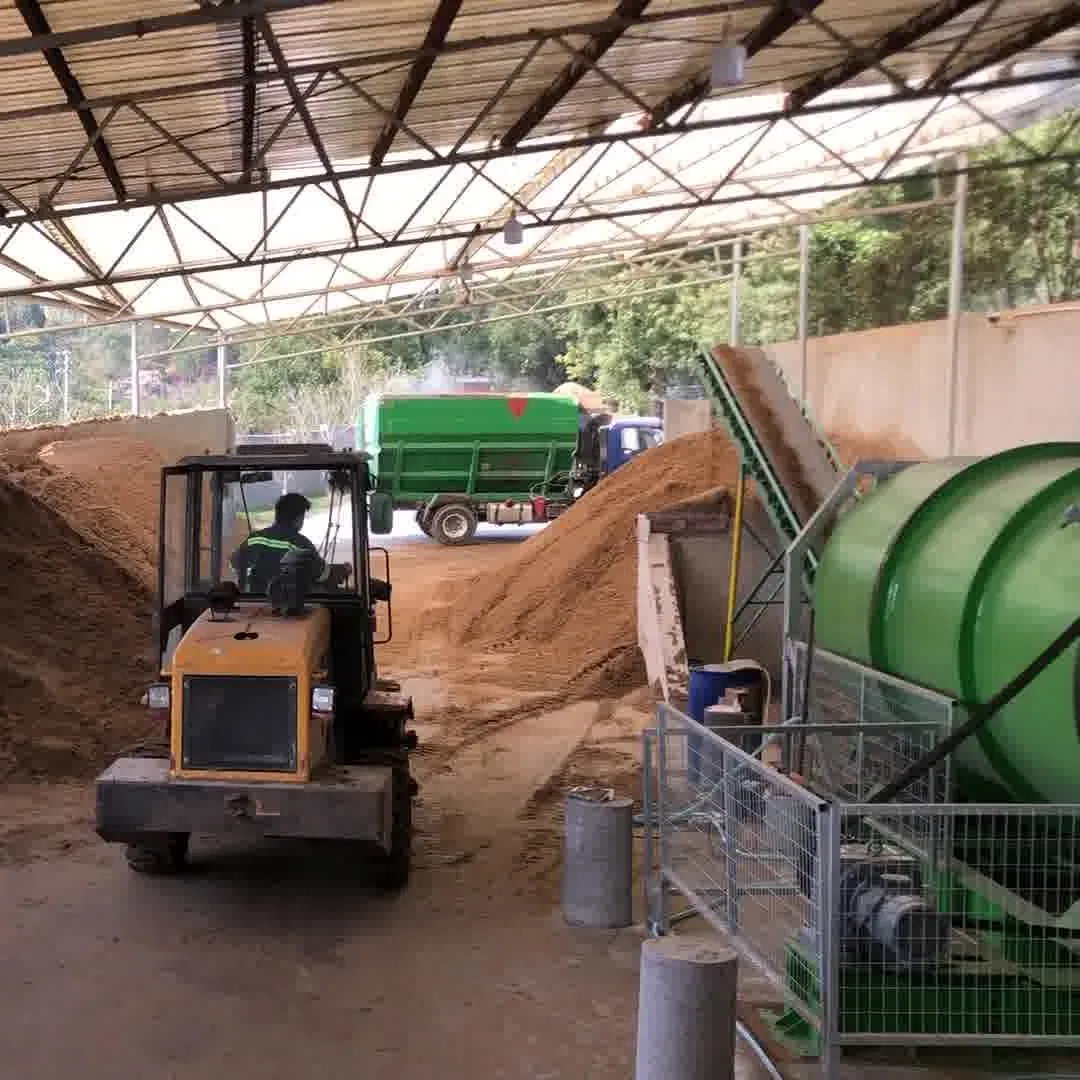 Kompostierer für die Hochtemperatur-aerobe Fermentation von Kuhmist zur Wiederverwertung von Einstreumaterial