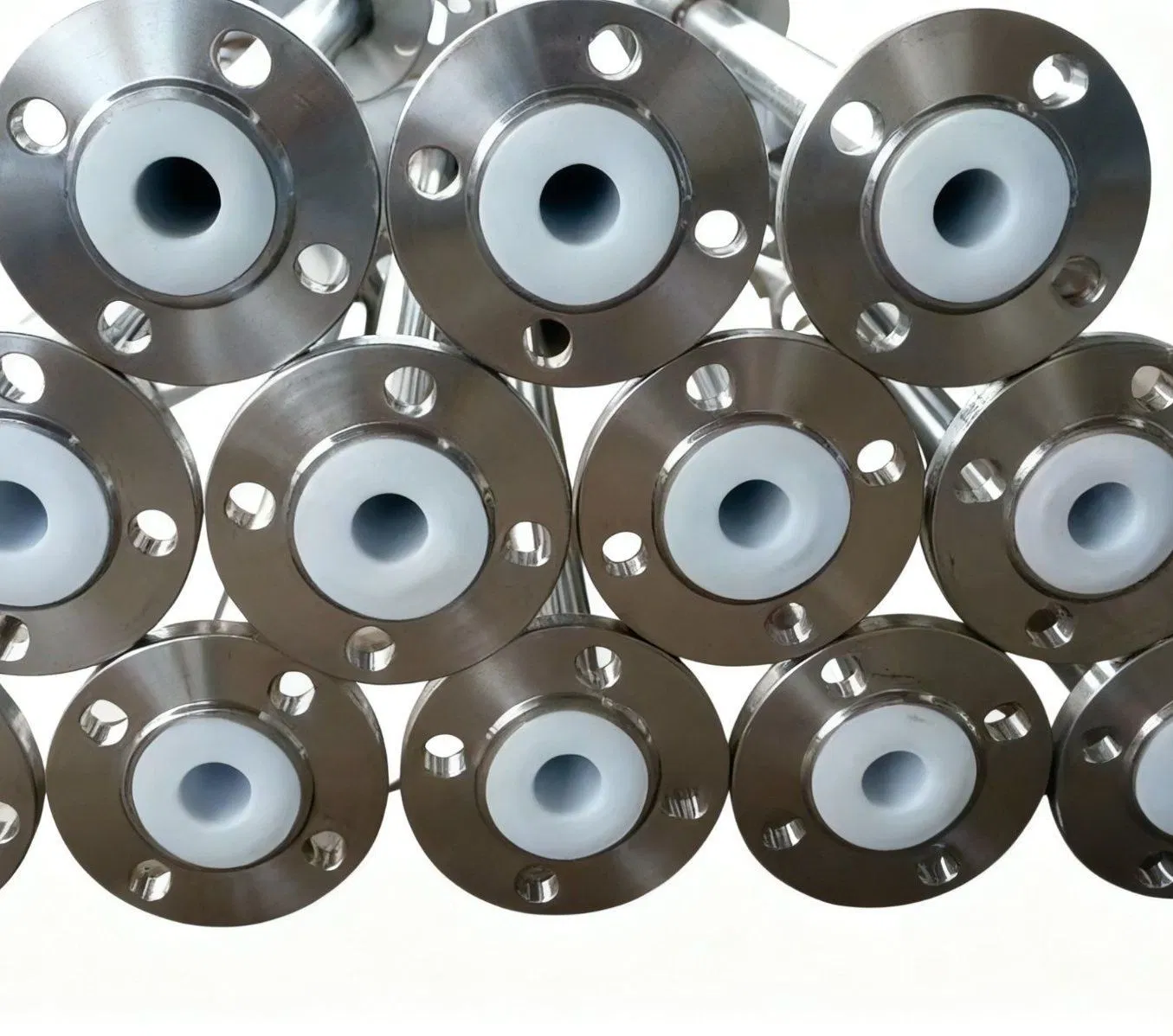 Tube sans soudure garni de PTFE pour le transport d'intermédiaires pharmaceutiques