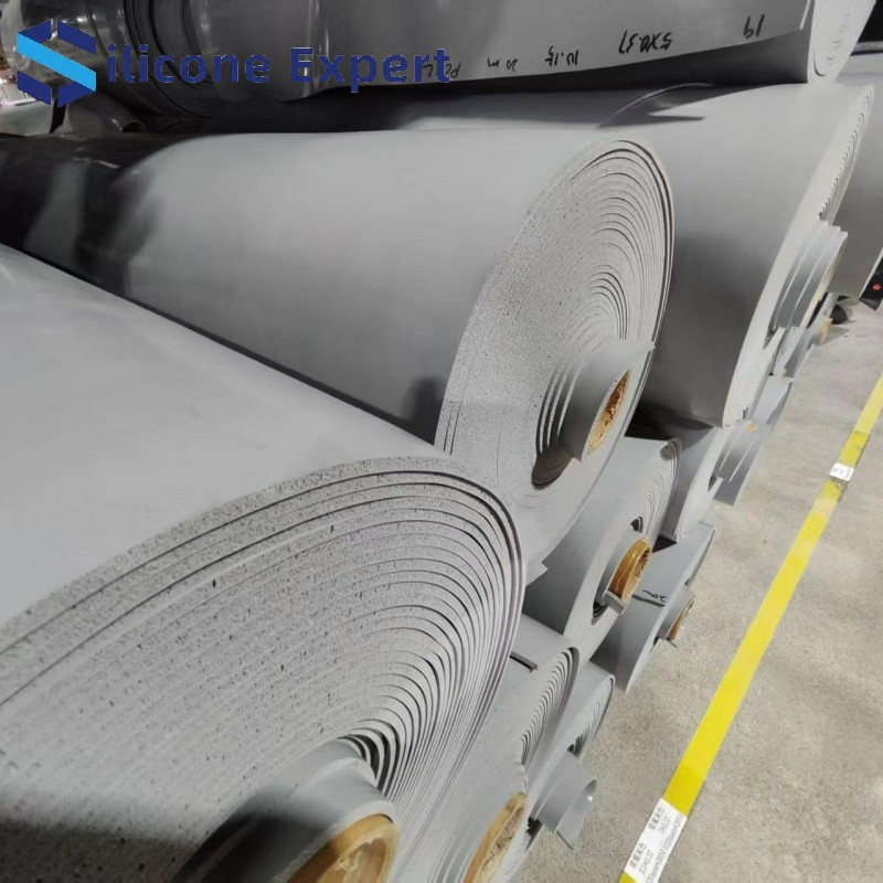 Joint en mousse de silicone liquide pour solutions d'étanchéité