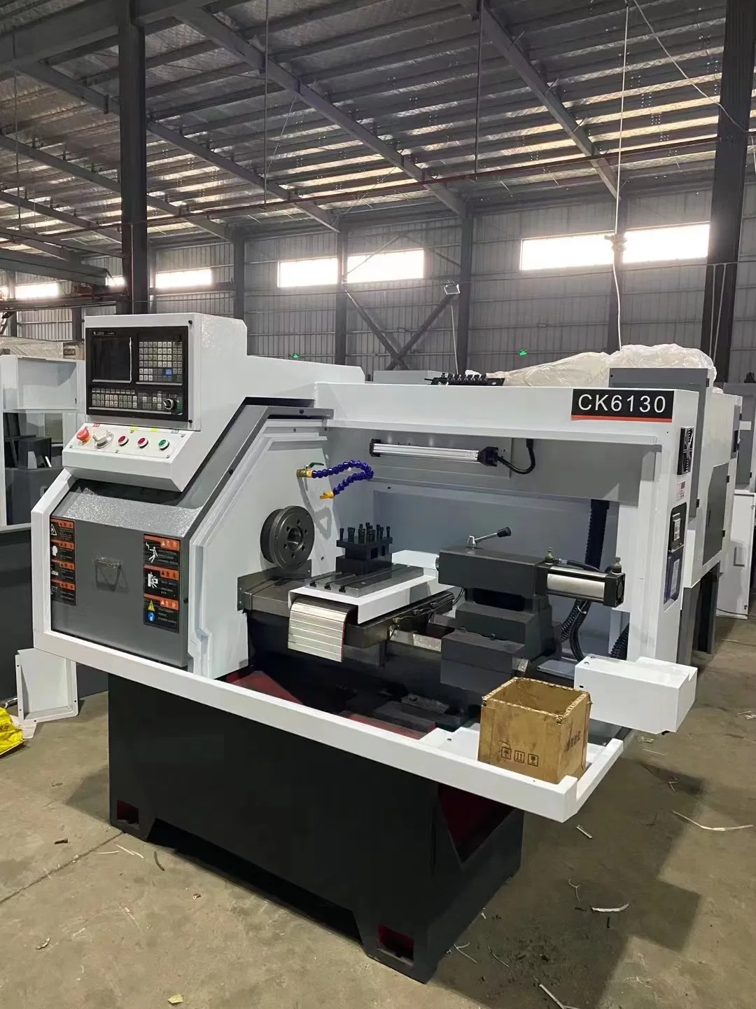 Tornio CNC CK6130 per Lavorazione di Barre Lunghe