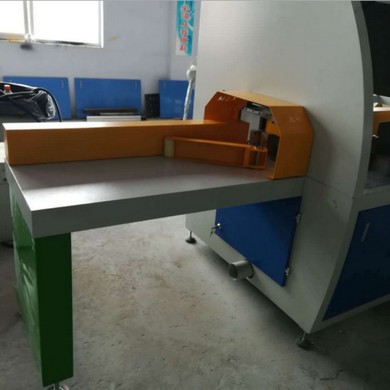 Automatische Holzsäge zum Ablängen