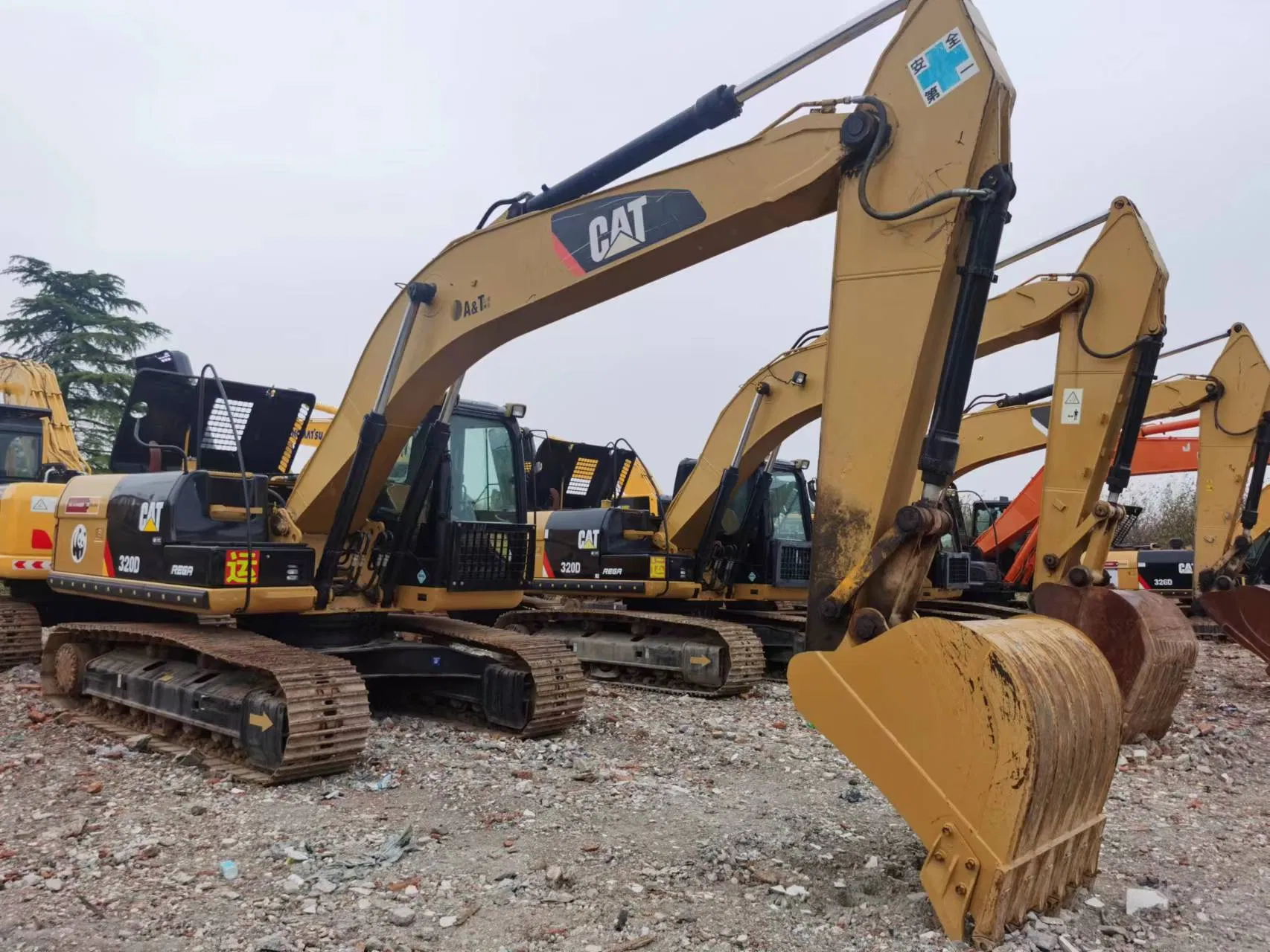 Pelle sur chenilles Caterpillar 320d d'occasion d'origine japonaise