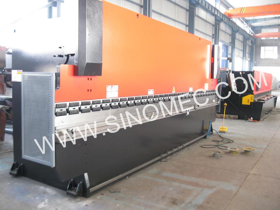WC67K-125T/6000 Hydraulic Press Brake Metal Bending Machine