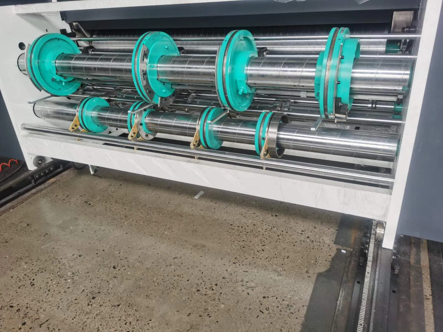 Semi Auto Chain Feeding Type Printing Slotting Machine