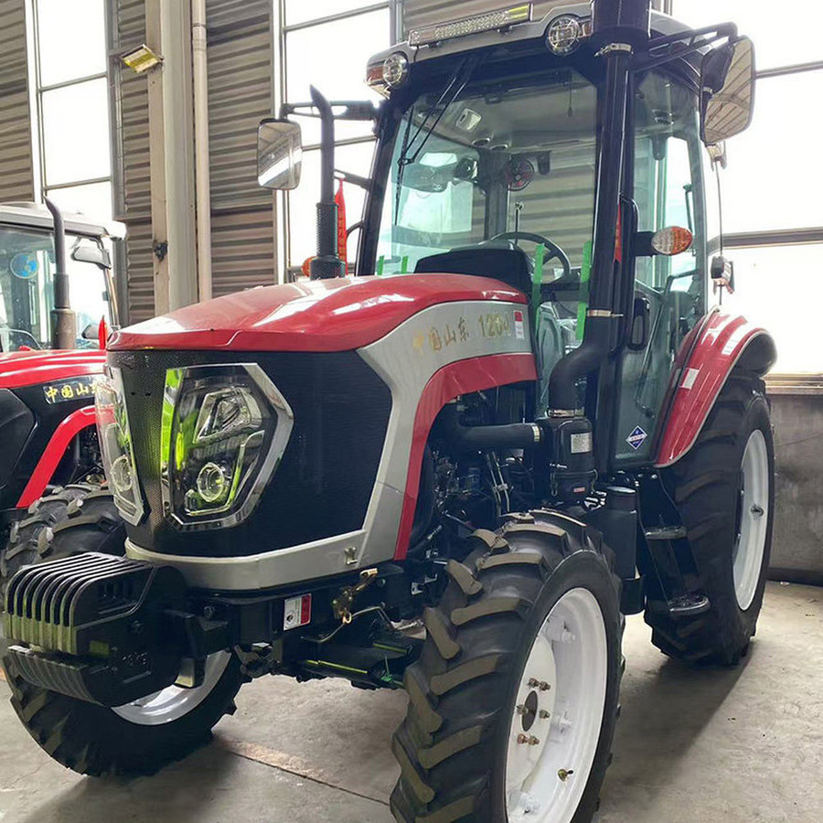 Trattore agricolo compatto 4X4 con ruote per la lavorazione del terreno con fresa rotativa