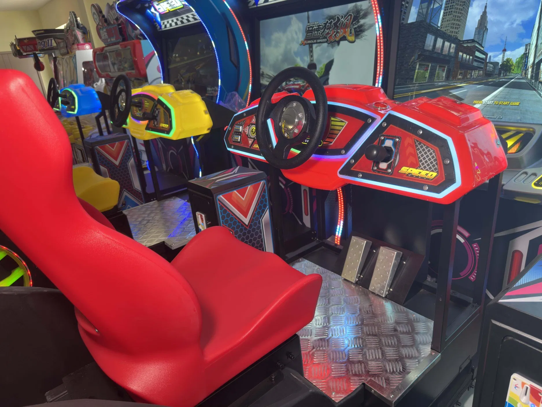 Simulatore di moto da corsa arcade a gettoni per due giocatori da interno