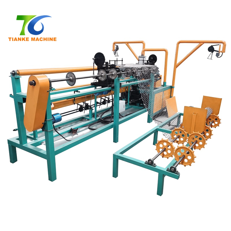 Macchina per la produzione di recinzioni a maglia di filo doppio per il Sud America