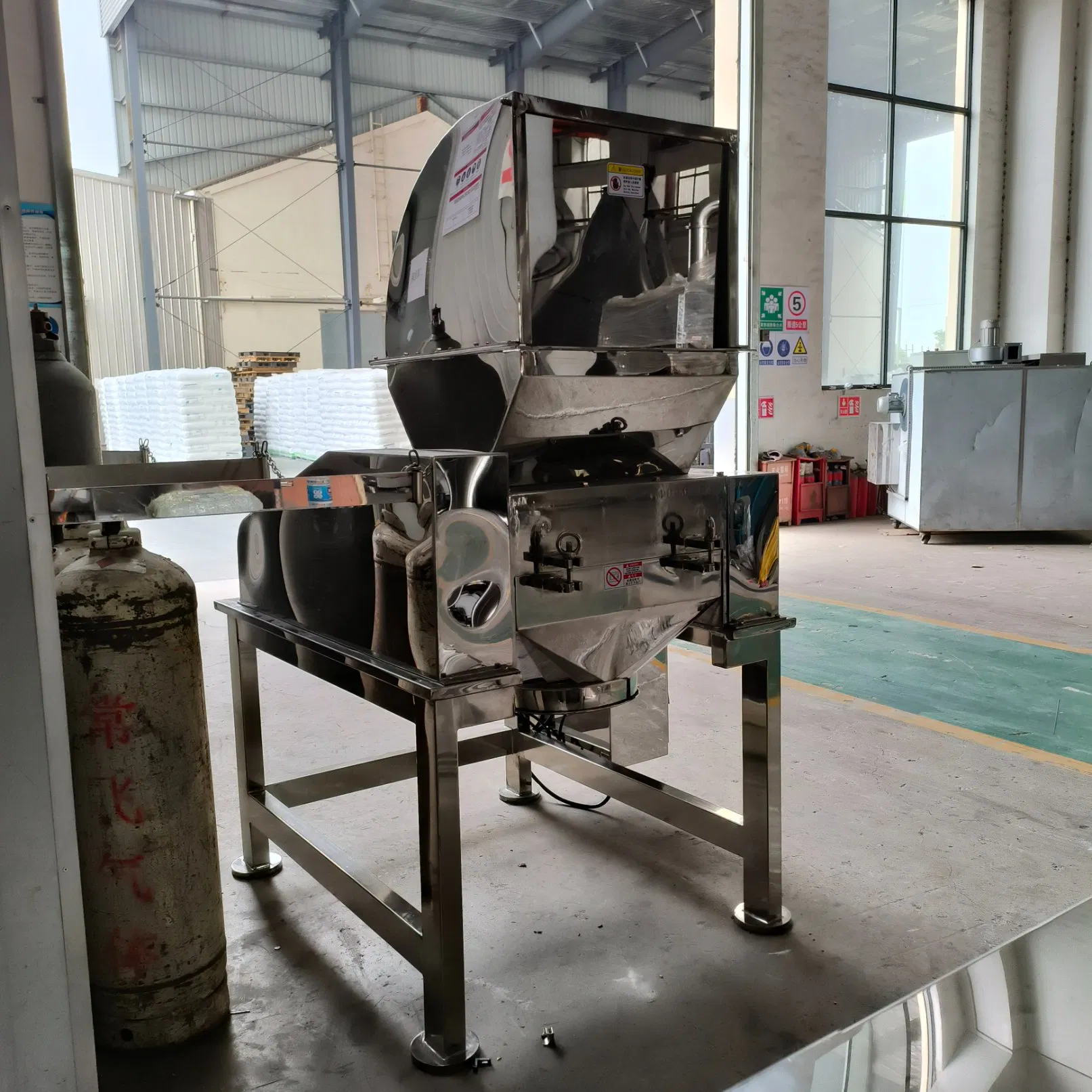 Stainless Steel Coarse Crusher Machine