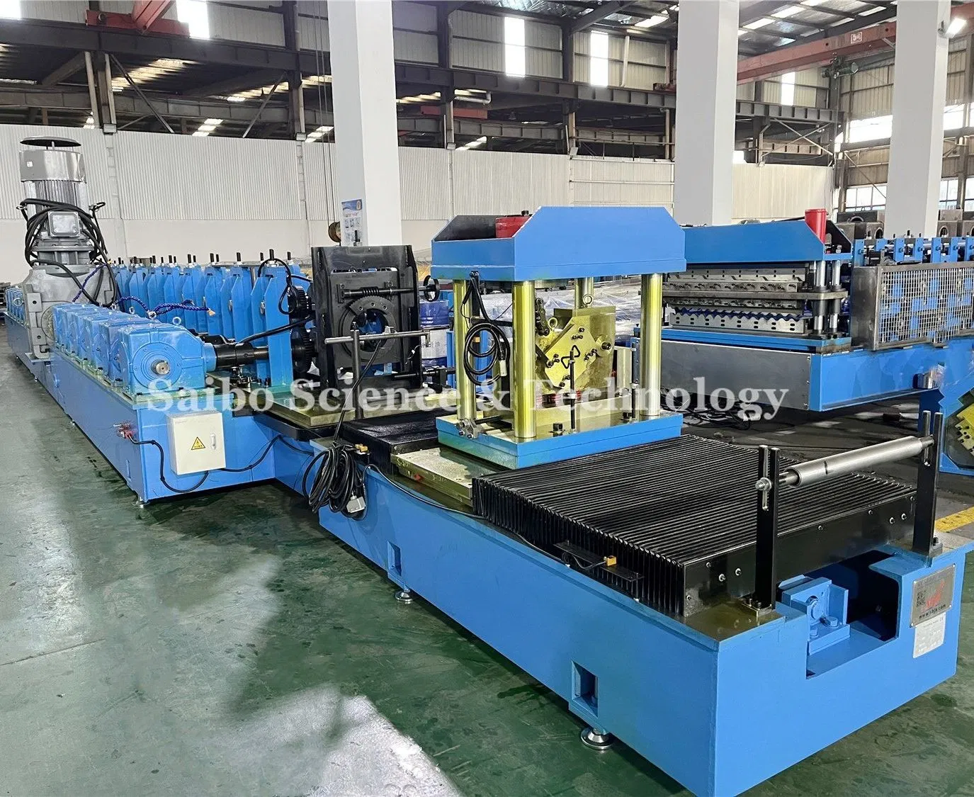 Road Crash Barrier Z-Form Zaun Rollformmaschine