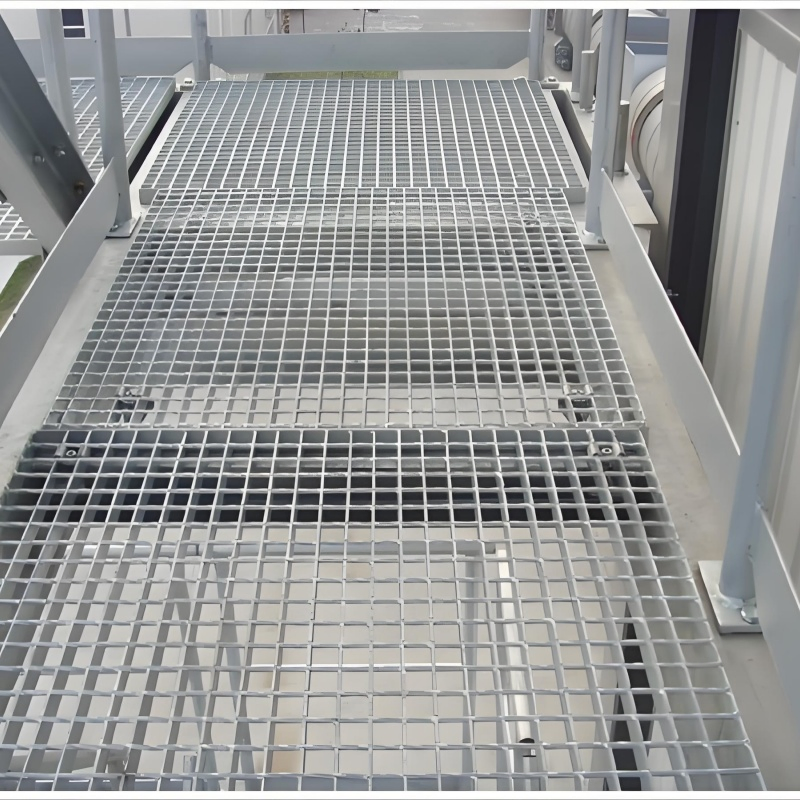 Heavy-Duty Steel Grating Panels for Safe Walkway Solutions