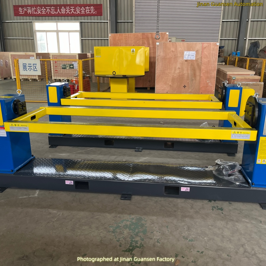 Professional 1-Axis Head and Tailstock Welding Positioner Controlled by High-Quality 6-Axis Industrial Robot Arm for Automated Welding
