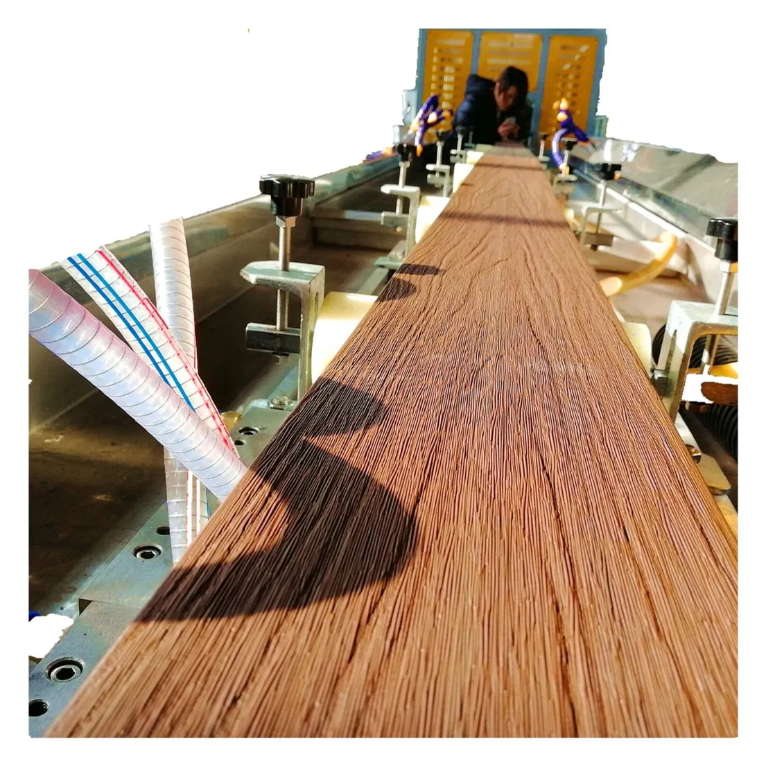 Holz-Kunststoff-WPC-Extrusionsmaschine zur Herstellung von WPC-Wandpaneelen