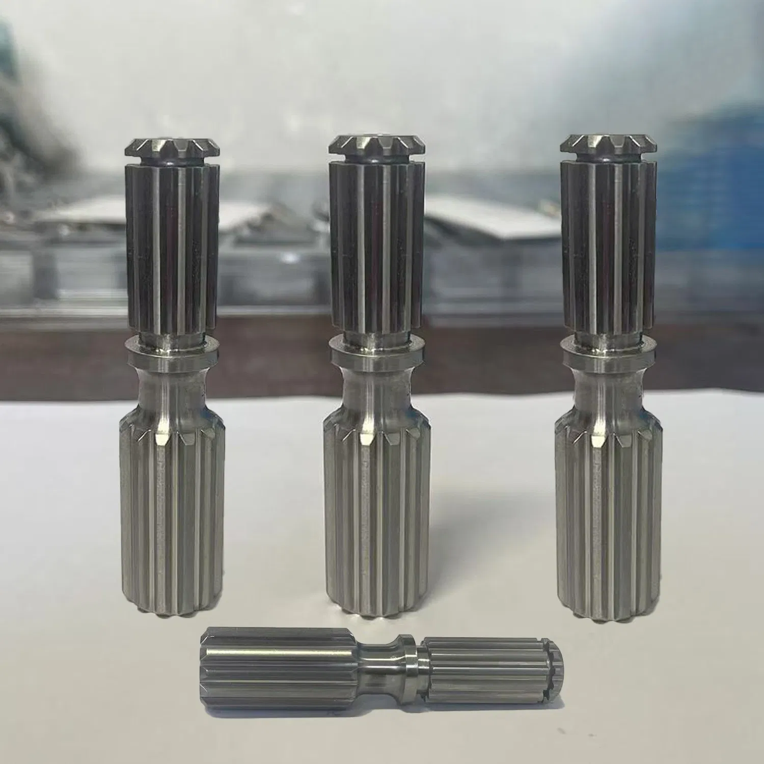 Componenti di trasmissione in acciaio al carbonio ad alta precisione lavorati a CNC per albero di trasmissione per cambio