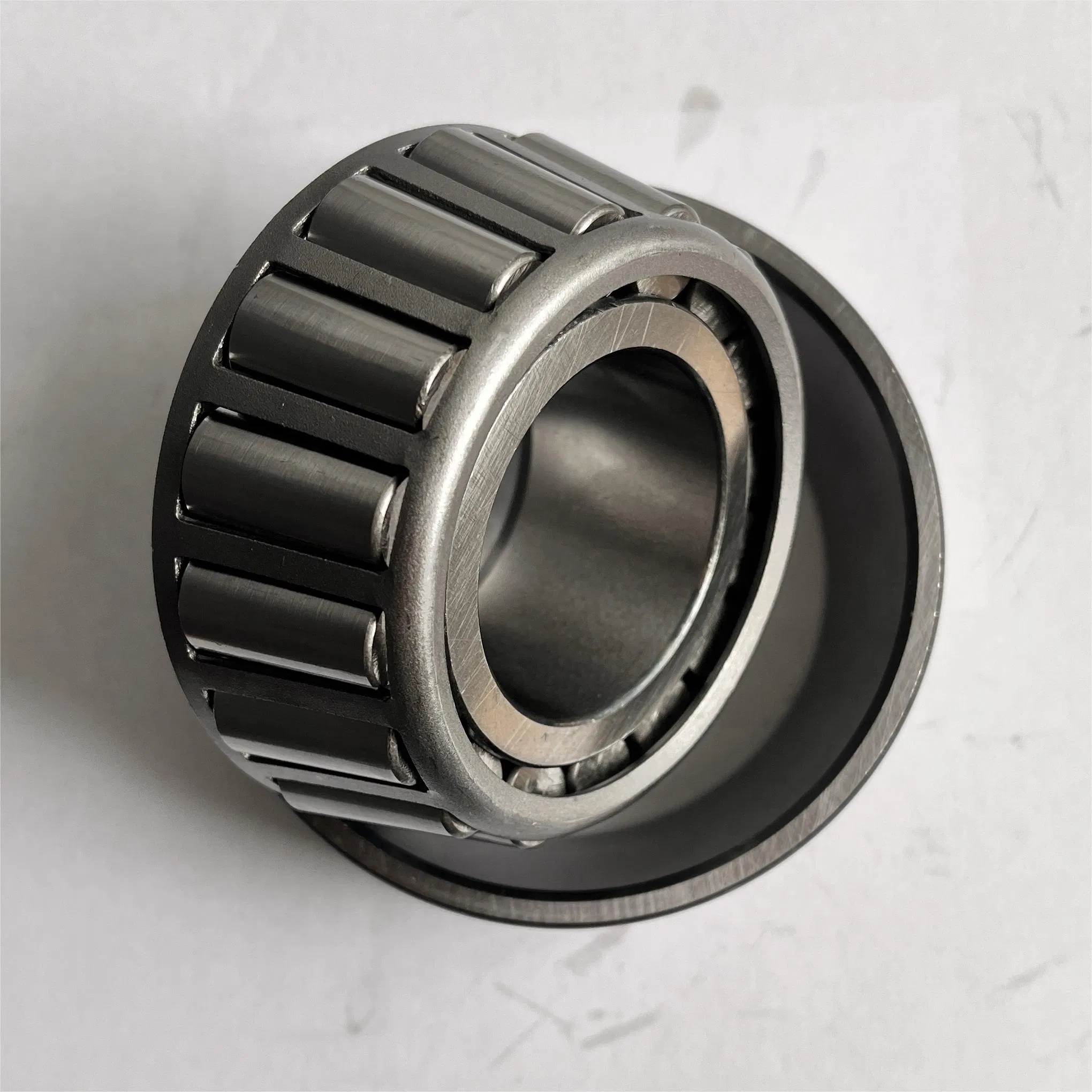 30202 SKF/DNT/OEM Tapered Roller Bearing for Automobile Motor/Car Part