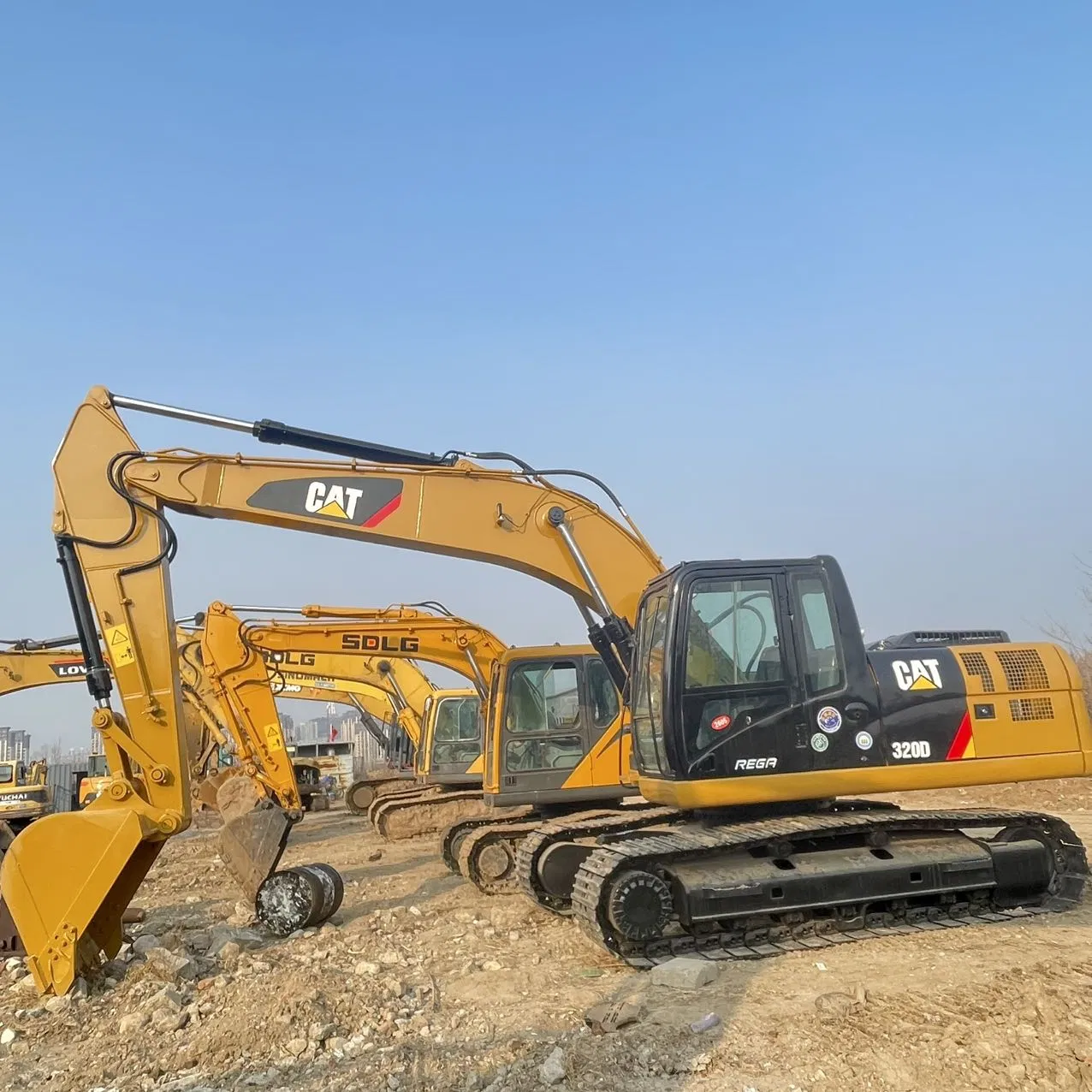 Escavatore cingolato Cat 320d usato per macchine movimento terra