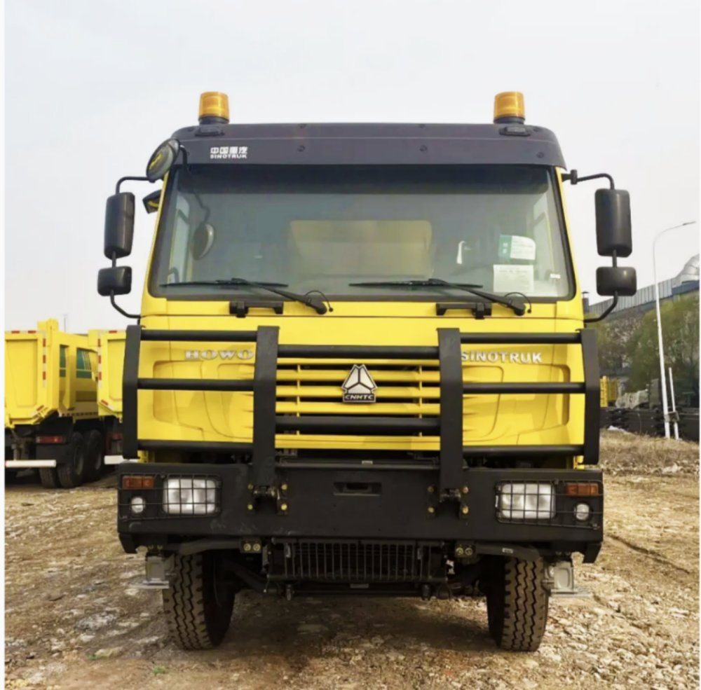 Sinotruk Howotx Camion ribaltabile minerario pesante usato diesel 6X4 sterzo a sinistra con 10 ruote per l'Africa