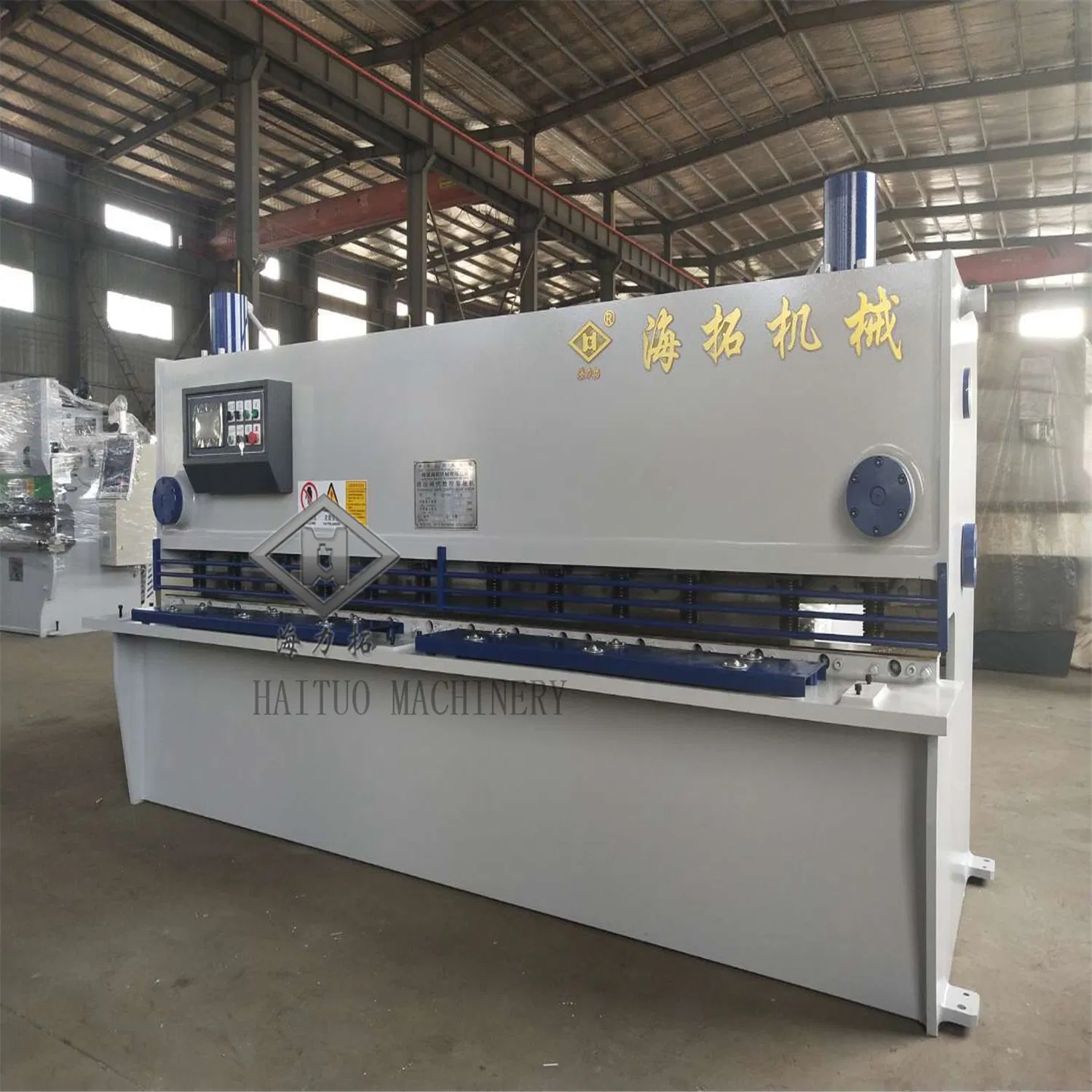 Serie QC11y Taglierina idraulica a ghigliottina CNC per il taglio della lamiera Cesole idrauliche a ghigliottina