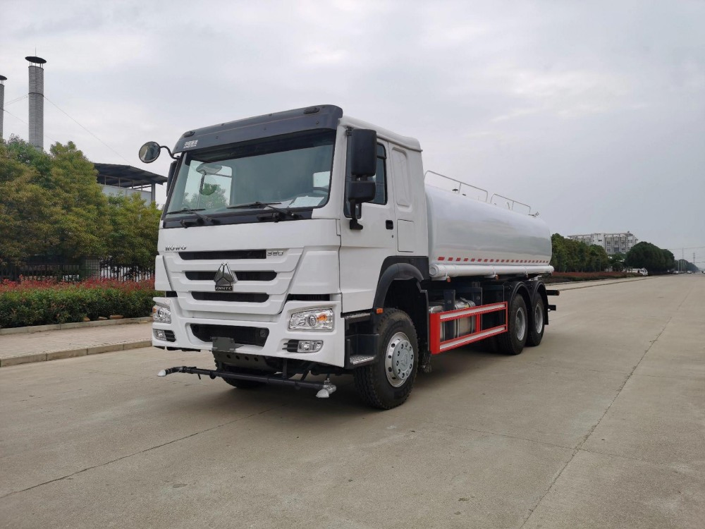 HOWO 6X4 371HP/272kw Autocisterna per liquidi pesanti