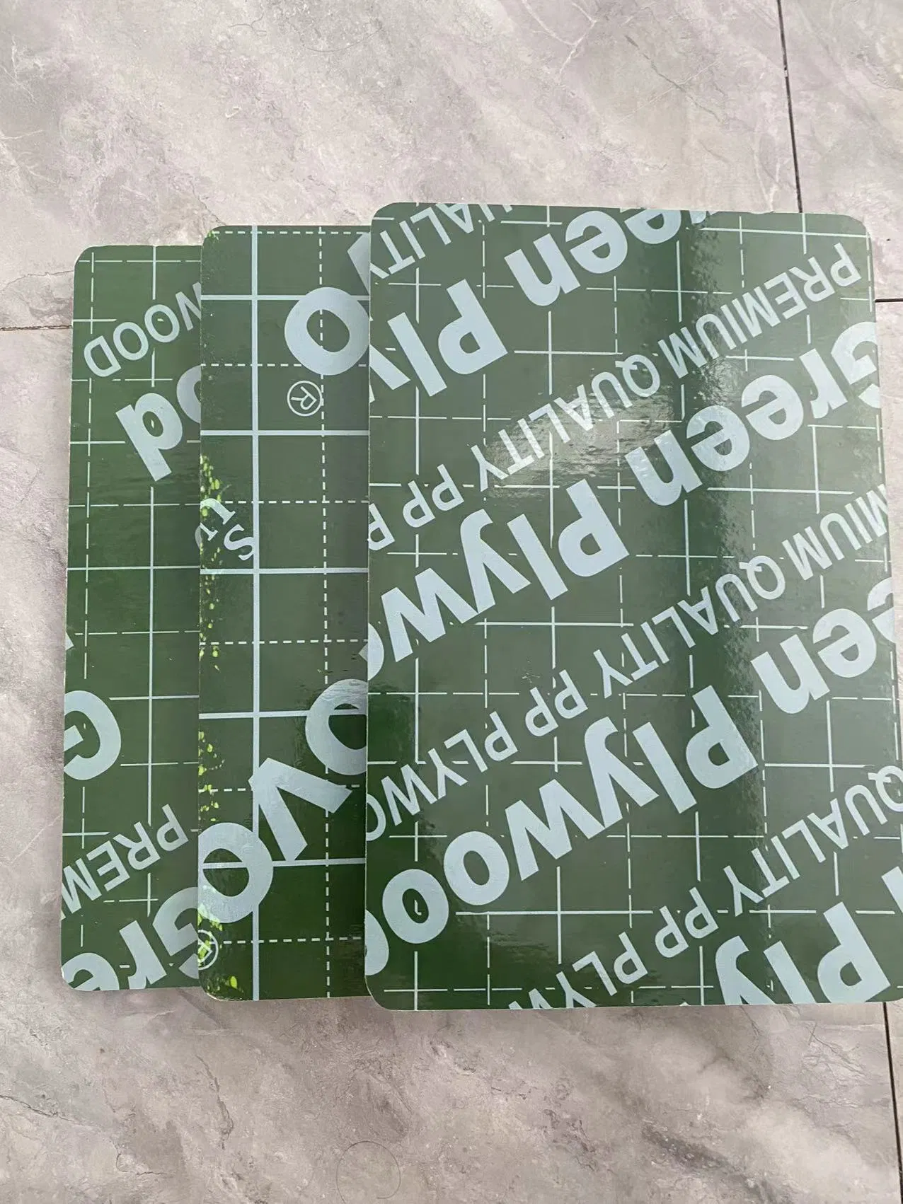 1220*2440*12mm Green PP Plastic Film Faced Construction Hardwood Plywood