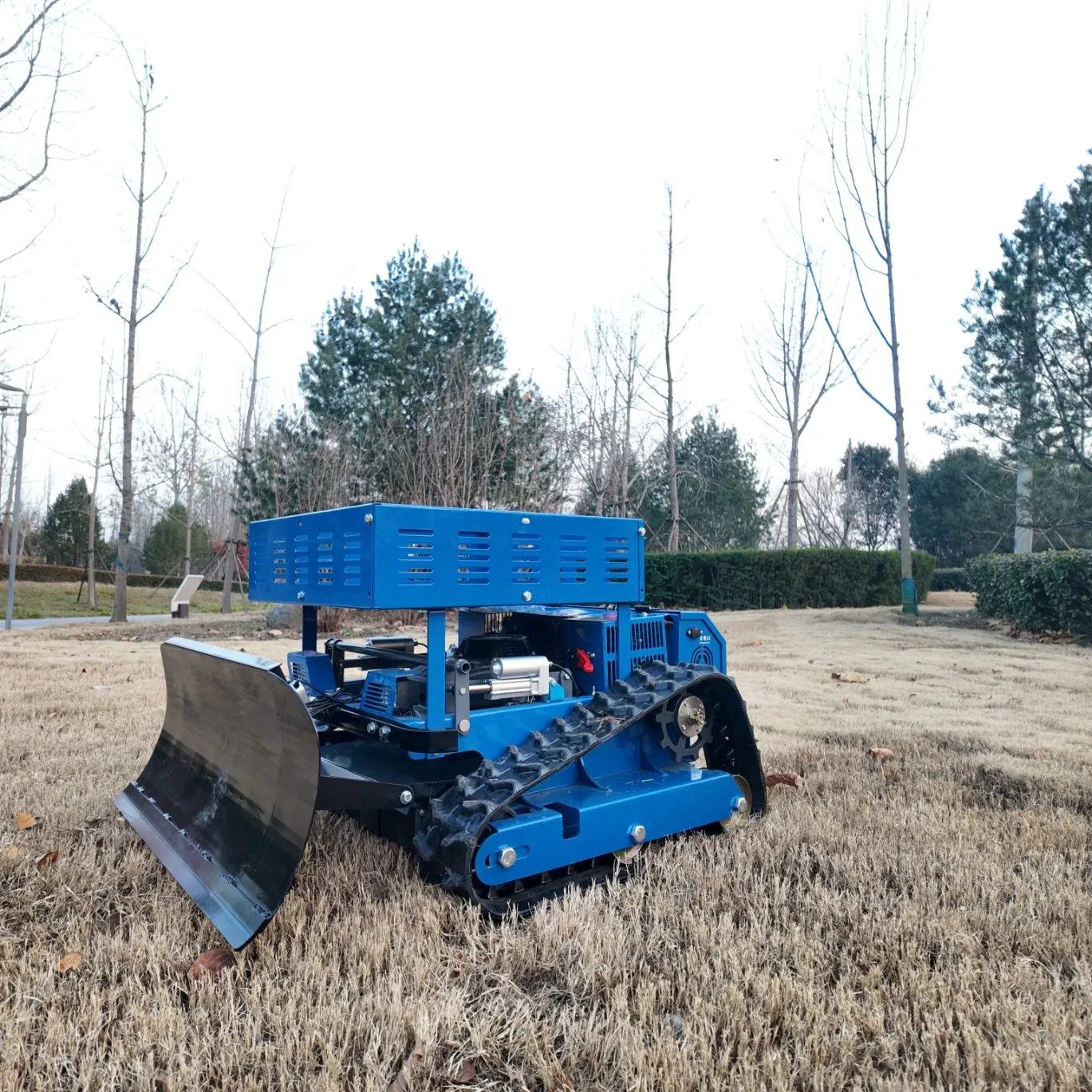 Cordless Remote-Controlled Industrial Grade 190cc 7.5HP Intelligent Robot Lawn Tractor & Garden Tractor