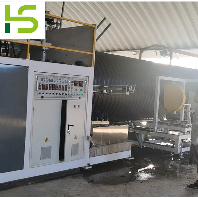 Machine d'extrusion de tuyaux à paroi structurée en PEHD plastique Dn3000