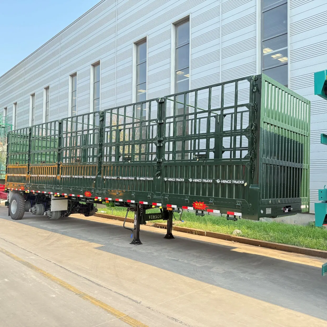 Semirimorchio con sponde laterali a 3 assi 4 assi da 50 tonnellate 60 tonnellate semirimorchio per camion da carico con sponde per bestiame rimorchio con sponde