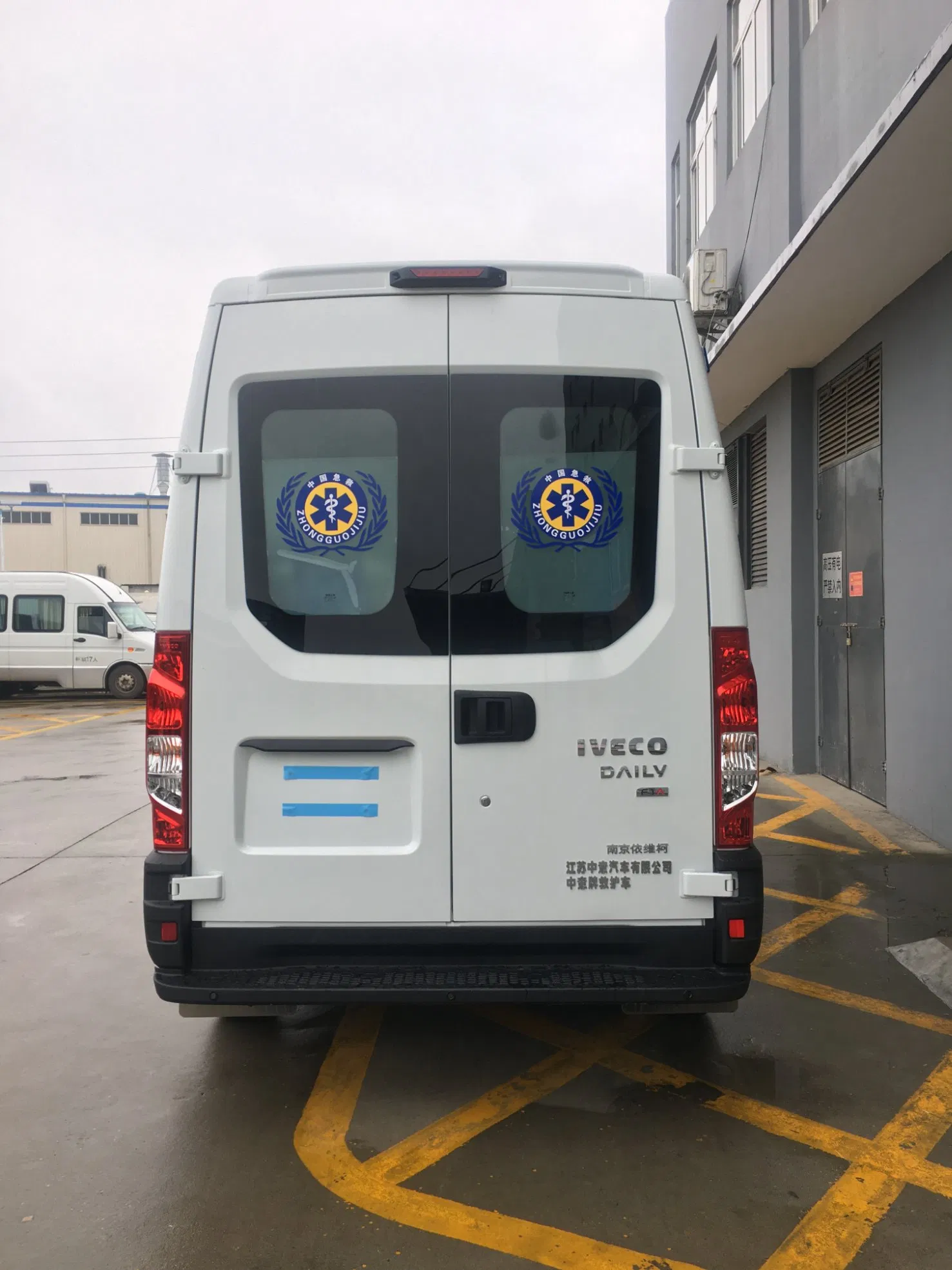 Pronto Soccorso Ambulanza Veloce e Confortevole per il Soccorso sulla Scena dell'Incidente