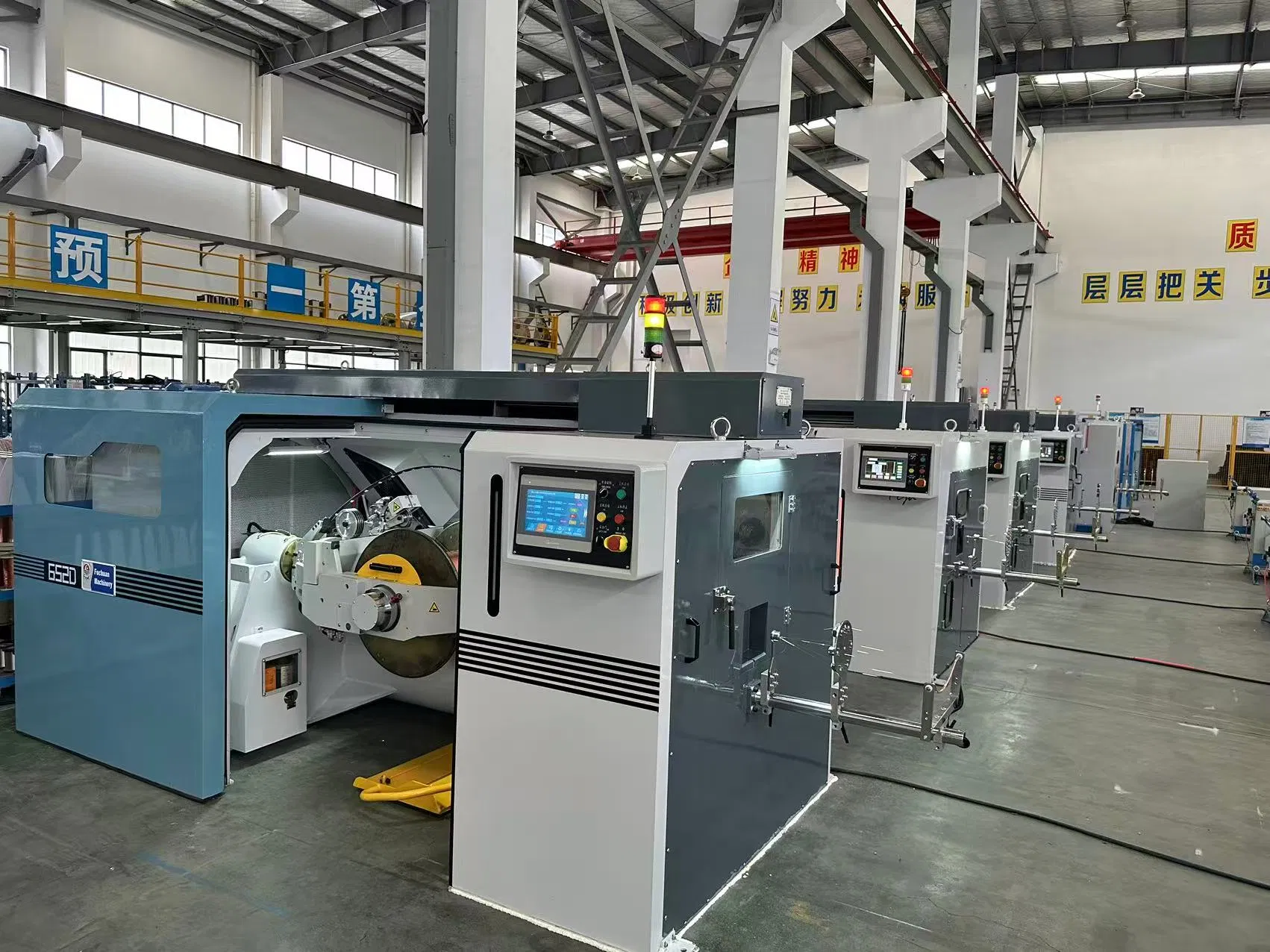 Máquina de torsión, agrupamiento, cableado y extrusión para alambre eléctrico de cobre de 0,03-2,52 mm