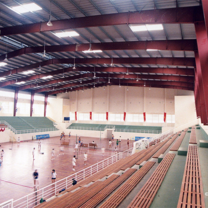 Campo da basket indoor in struttura leggera in acciaio per palestra a portale prefabbricato a grande luce