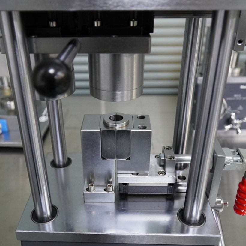 Macchina sigillante per batterie per apparecchiature da laboratorio moderne