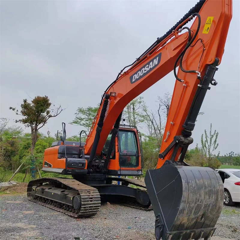 Secondhand Doosan Crawler Excavator DX225 300 Made in Japan