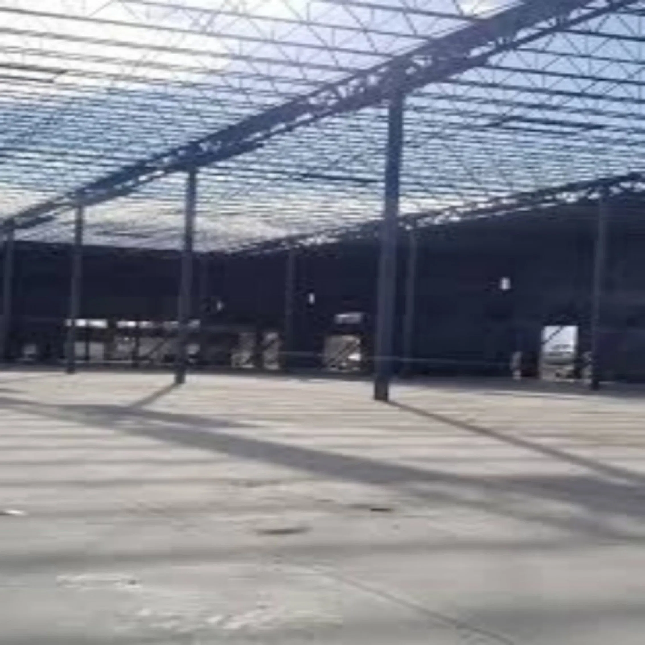 Prefabbricato in Acciaio Struttura Industriale Magazzino Parcheggio Auto Officina Edificio