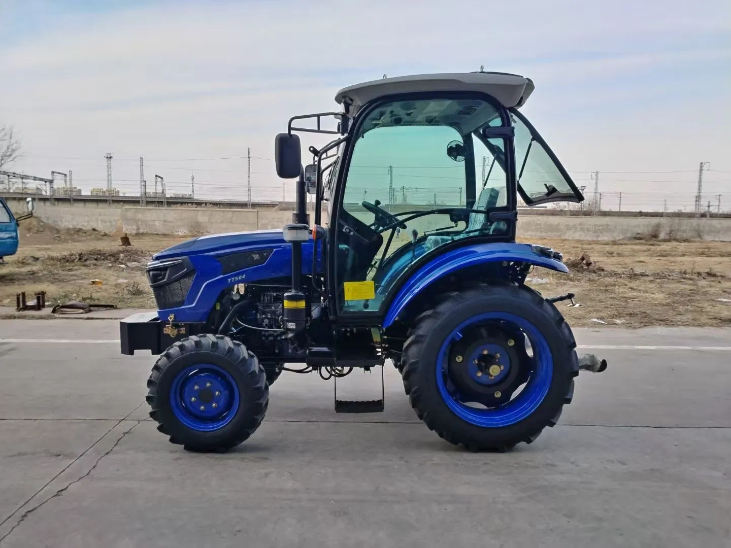 70HP 4WD Small Garden Tractor with A/C Cabin