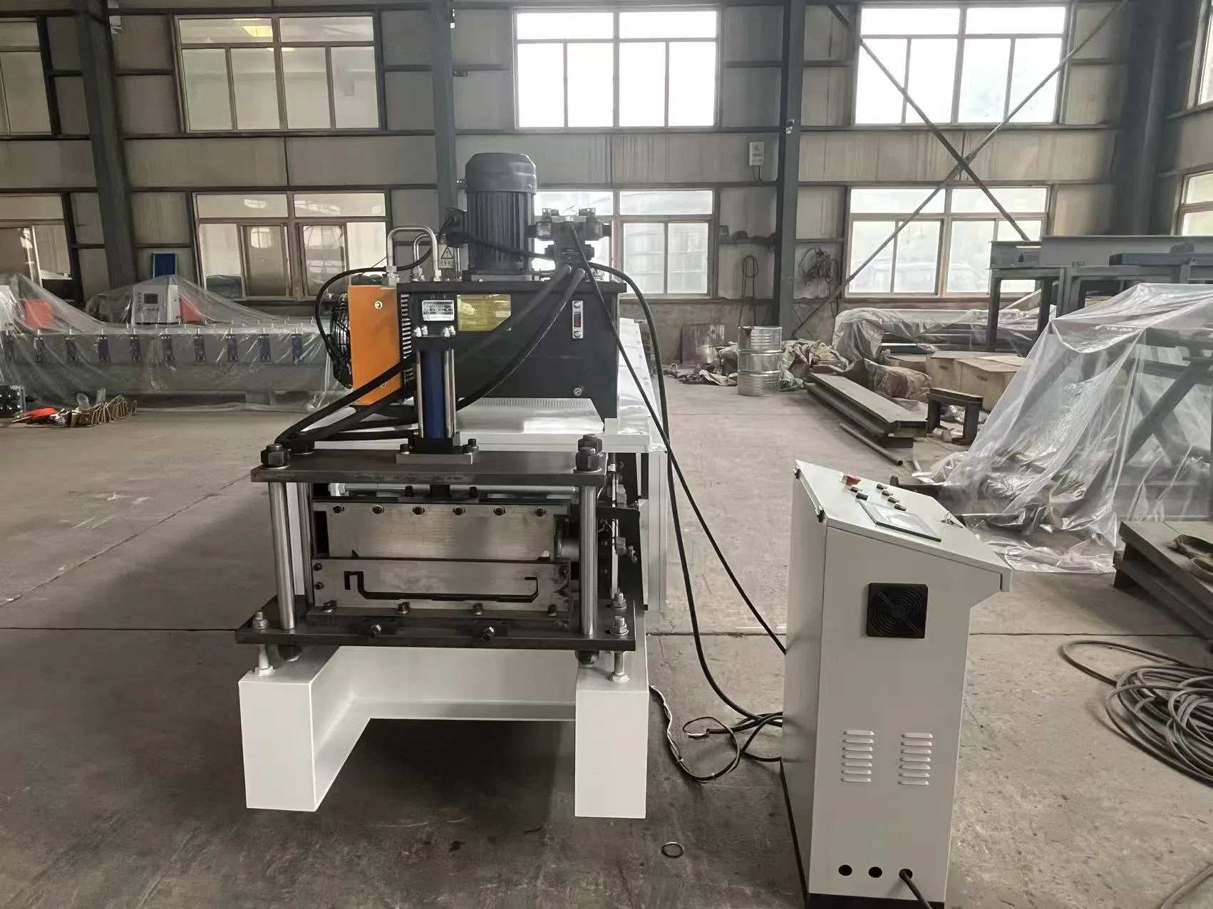 KR Dachblechprofilmaschine