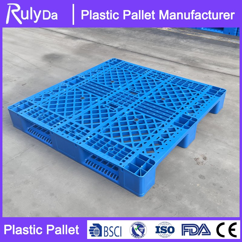 Pallet in plastica per il trasporto in magazzino, parti per scaffalature a Z