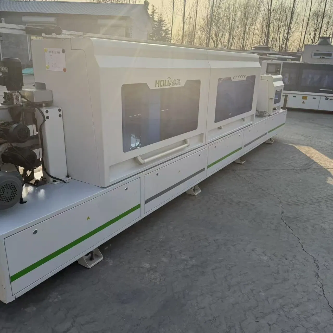 Gebrauchte HD621j Vollautomatische Vorfräs-Nachlauf-Kantenanleimmaschine