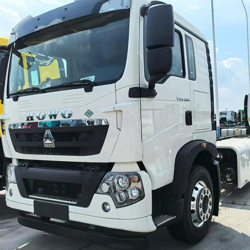 Trattore pesante Sinotruk HOWO 6X4/4X2 371HP/380HP/400HP/430HP