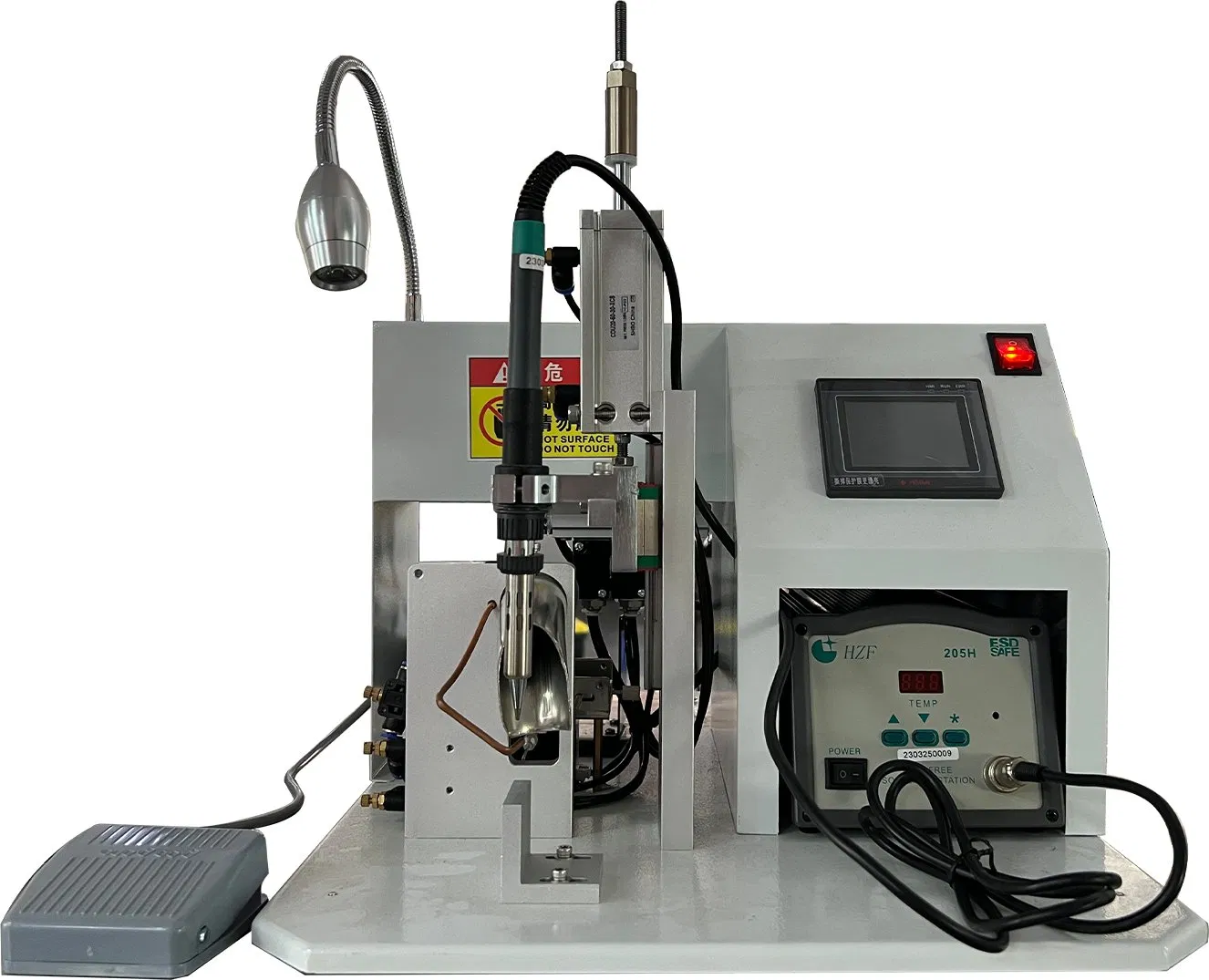 Machine semi-automatique de soudage à l'étain des cordons d'alimentation